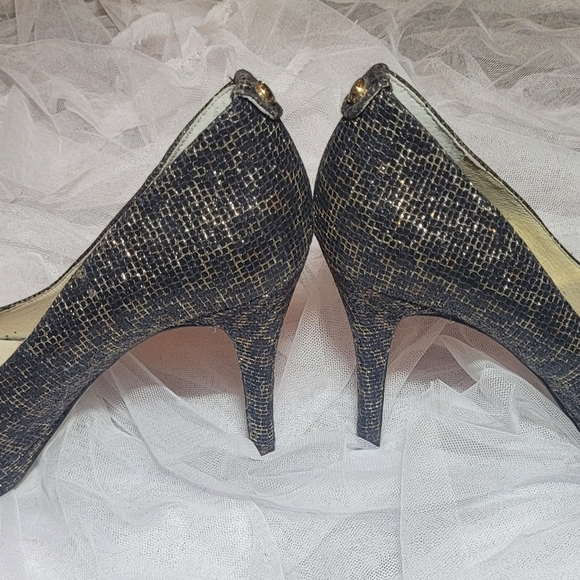 2/$40 Michael Kors metallic Blue , Gold Peep Toe Heels Used EUC..excellent Size9 - Picture 6 of 13